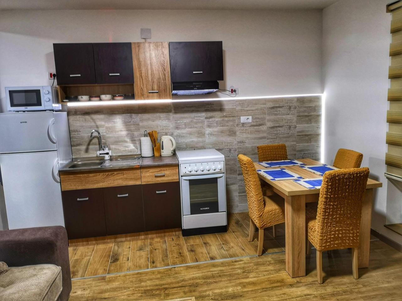 Iznad Oblaka Apartman 8 โคเปานิก ภายนอก รูปภาพ